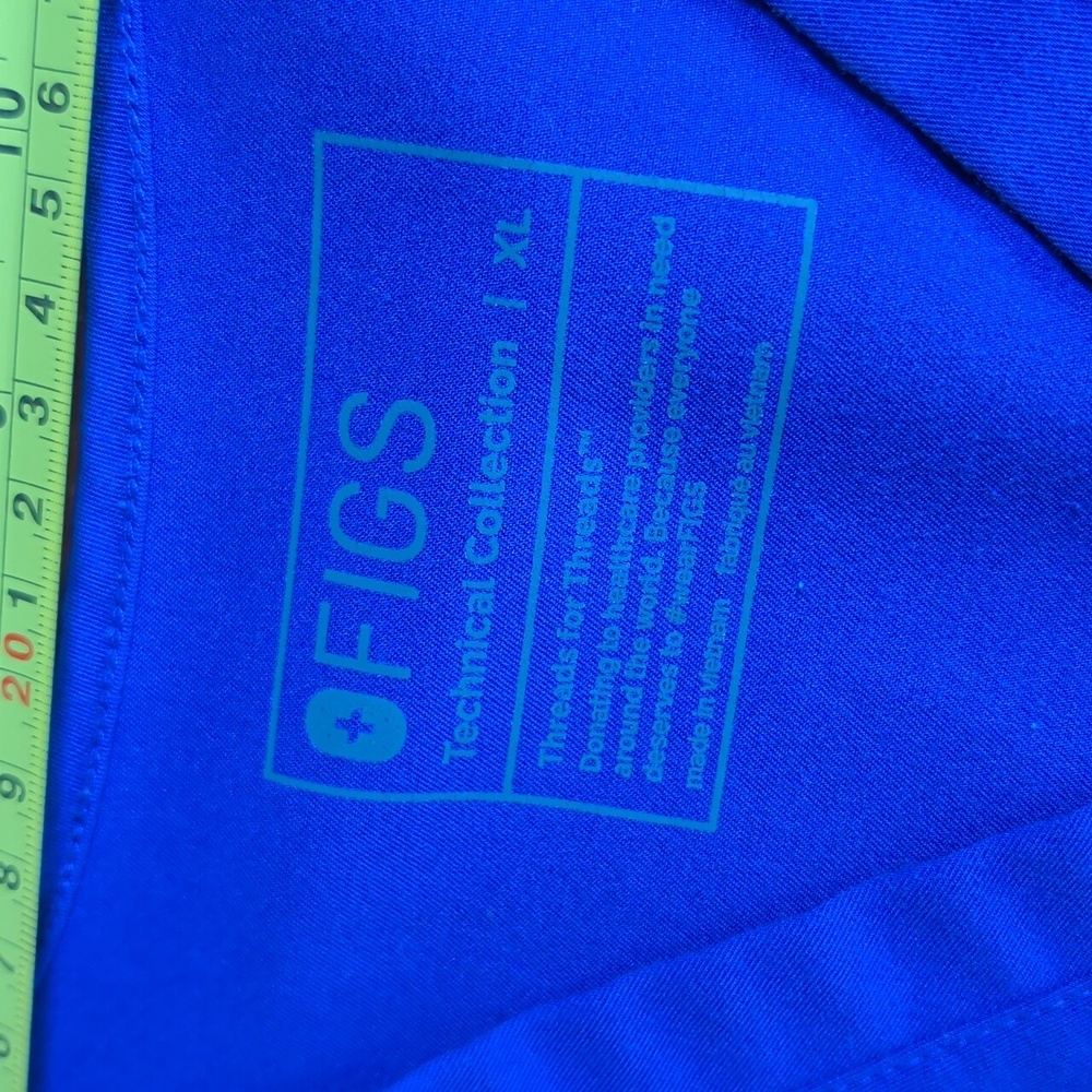 FIGS Catarina Winning Blue Short Sleeve Blue Scrub Top XL - Picture 6 of 10